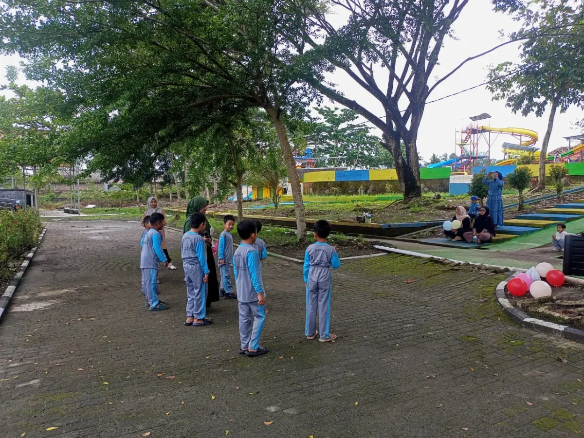 Outbond dan Game Seru SDIT Darussalam Muaradua Bersama Guru, Siswa, dan Wali Murid di Samudra Waterpark